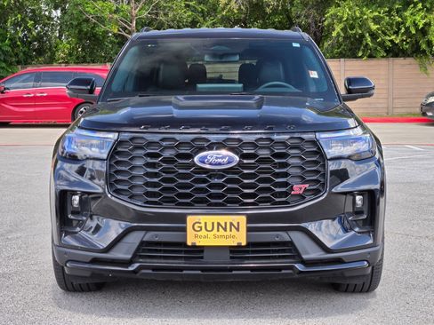 Used 2025 Ford Explorer ST AWD/4WD image 8