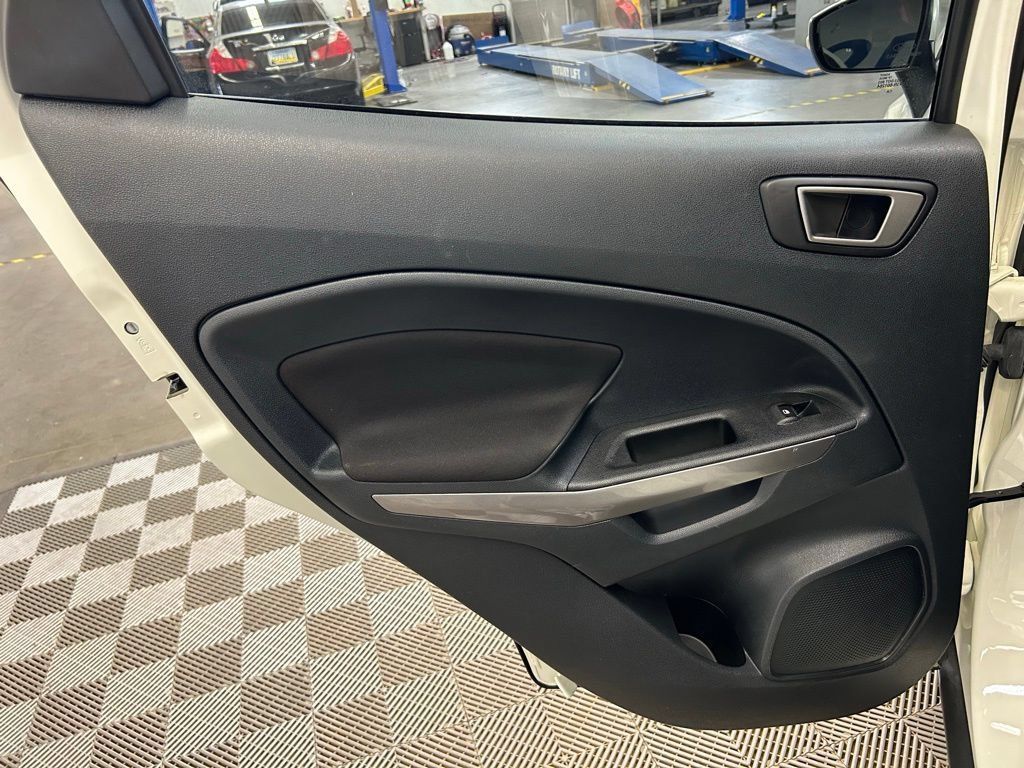 Used 2021 Ford EcoSport SE w/ SE Convenience Package FWD image 16
