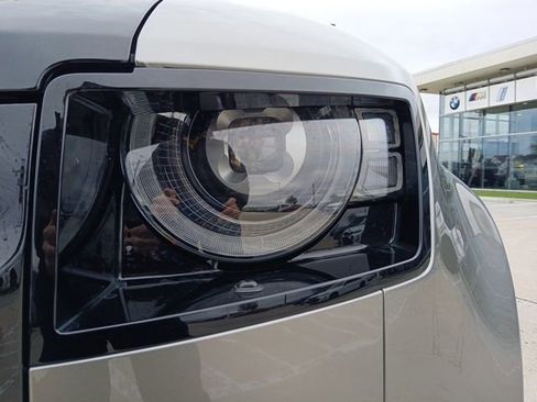 Used 2025 Land Rover Defender 130 X image 4