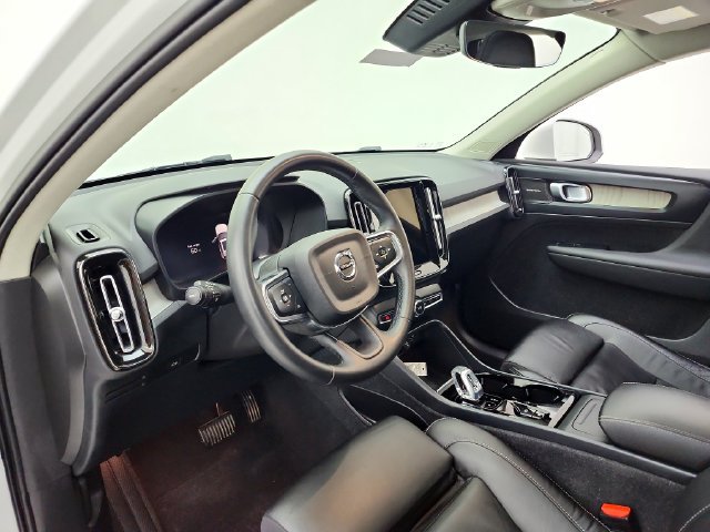 Used 2023 Volvo XC40 B5 Ultimate w/ Climate Package AWD/4WD image 20