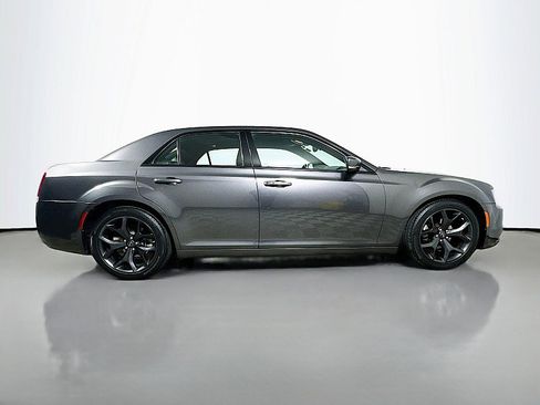 Used 2022 Chrysler 300 S image 8