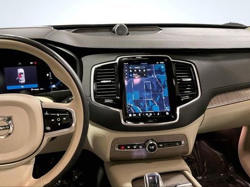 Certified 2023 Volvo XC90 B6 Ultimate w/ Lounge Package image 7