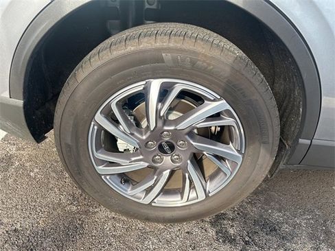 Used 2024 Lincoln Corsair AWD w/ Equipment Group 101A image 8