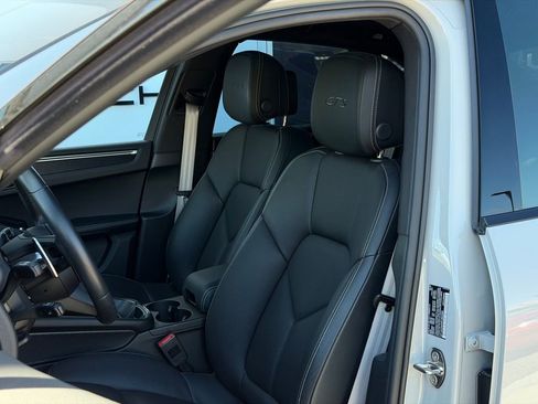 Certified 2023 Porsche Macan GTS AWD/4WD image 5
