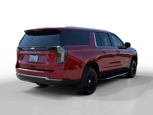 Used 2025 Chevrolet Suburban LT w/ Comfort Package AWD/4WD image 5