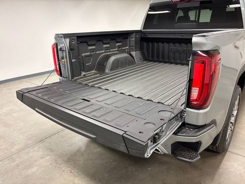 New 2026 GMC Sierra 1500 Denali Ultimate w/ LPO, Black Badging Package AWD/4WD image 18