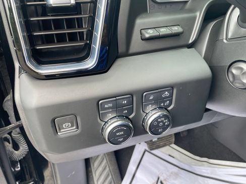 Used 2024 GMC Sierra 1500 Denali w/ Technology Package AWD/4WD image 29