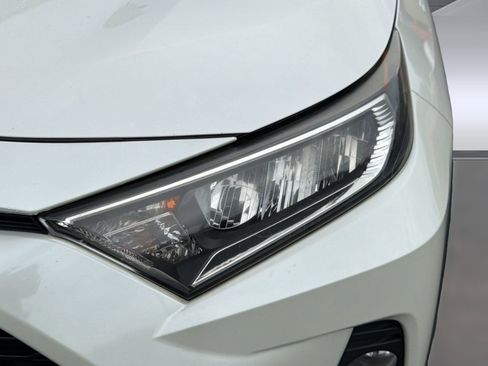 Used 2021 Toyota RAV4 XLE Premium FWD image 12