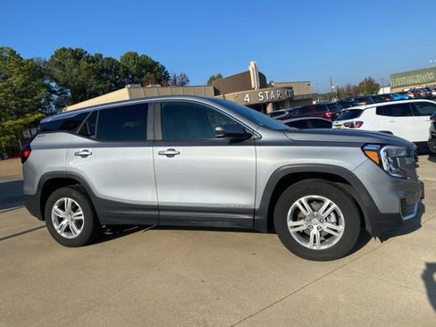 Used 2024 GMC Terrain SLE image 7