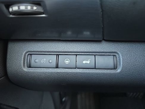 Used 2024 Nissan Pathfinder SL image 10