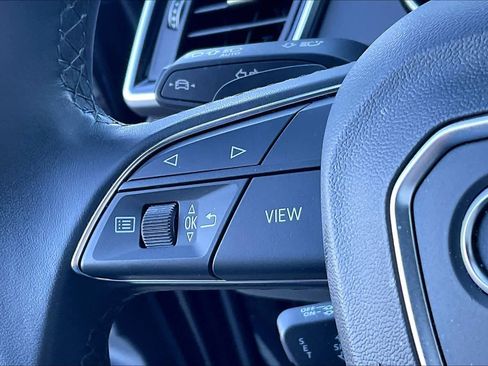 Used 2023 Audi Q5 2.0T Premium w/ Convenience Package image 23