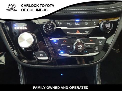 Used 2023 Chrysler Pacifica Limited w/ Uconnect Theater Family Group AWD/4WD image 28