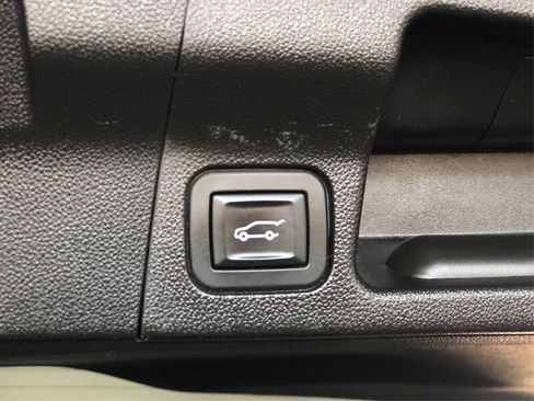 Used 2017 GMC Acadia Denali FWD image 19