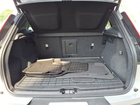 Certified 2023 Volvo XC40 B5 Plus w/ Climate Package AWD/4WD image 25