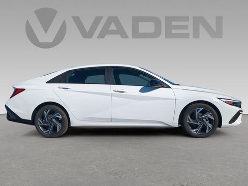 New 2025 Hyundai Elantra Sport image 2