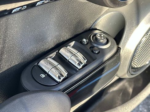 Used 2023 MINI Cooper S image 22