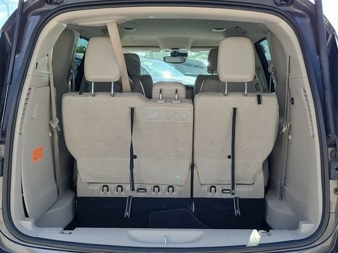 Used 2021 Chrysler Pacifica Touring-L FWD image 8