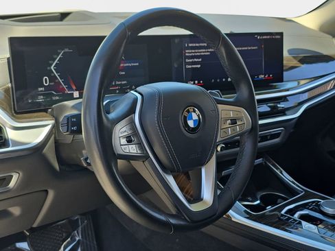 Used 2024 BMW X7 xDrive40i w/ Premium Package AWD/4WD image 21