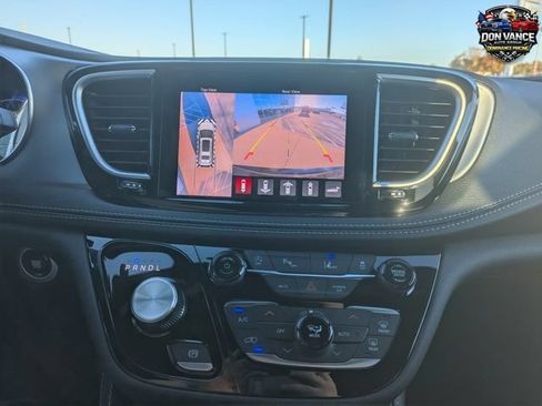 New 2026 Chrysler Pacifica Limited w/ S Appearance Package AWD/4WD image 18