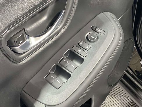 New 2026 Honda HR-V LX image 18