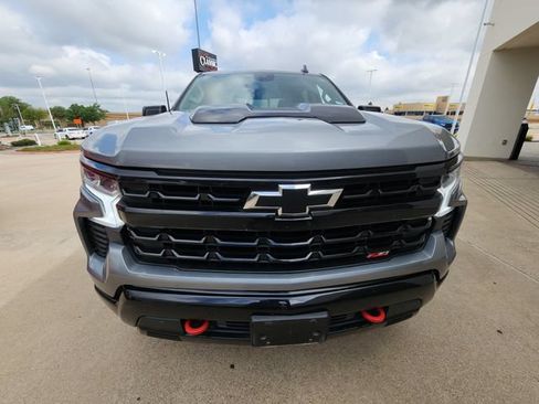 Used 2025 Chevrolet Silverado 1500 LT Trail Boss w/ Convenience Package II AWD/4WD image 2