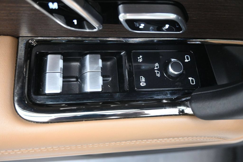 Used 2023 Land Rover Range Rover Sport SE AWD/4WD image 23