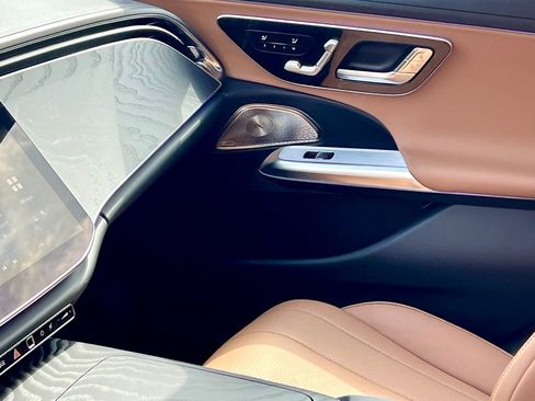 Used 2026 Mercedes-Benz E 350 4MATIC Sedan image 10