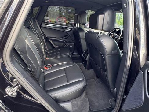 Used 2020 Porsche Macan w/ Premium Package Plus AWD/4WD image 33