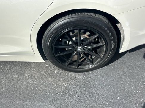 Used 2019 INFINITI Q50 Luxe AWD/4WD image 3