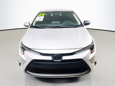 Used 2025 Toyota Corolla LE image 11