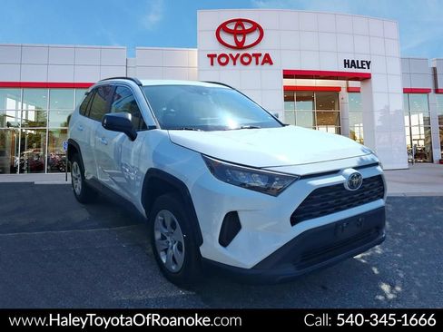 Used 2021 Toyota RAV4 LE AWD/4WD image 1