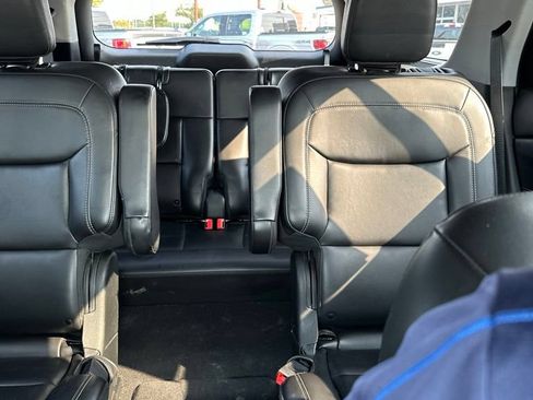Used 2021 Ford Explorer XLT w/ Equipment Group 202A AWD/4WD image 20