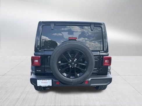 Certified 2025 Jeep Wrangler Unlimited Sahara AWD/4WD image 7