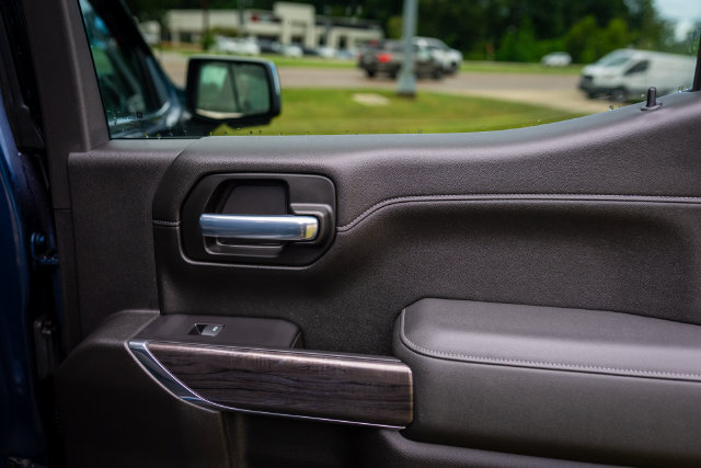 Used 2021 Chevrolet Silverado 1500 LTZ RWD image 22