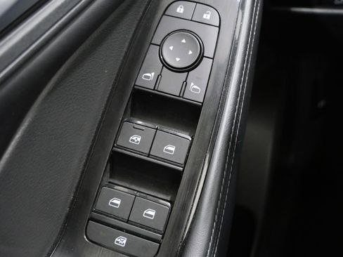 Used 2025 Nissan Rogue SV image 13