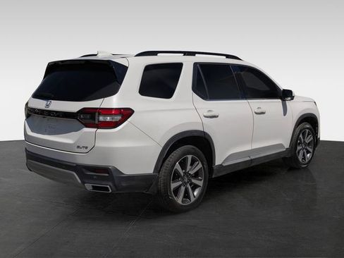 Used 2023 Honda Pilot Elite image 9