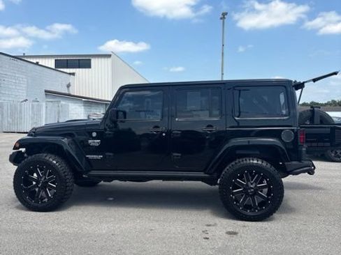 Used 2012 Jeep Wrangler Unlimited Rubicon AWD/4WD image 41