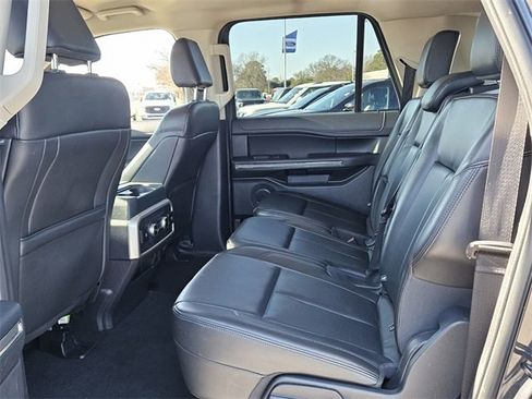 Used 2024 Ford Expedition Max XLT image 12