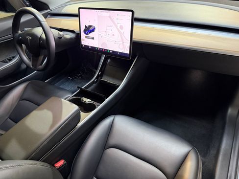 Used 2018 Tesla Model 3 Long Range RWD image 40