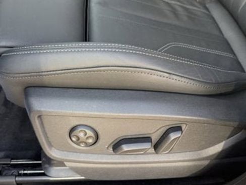 Used 2025 Audi Q5 e Premium Plus w/ Premium Plus Package image 15