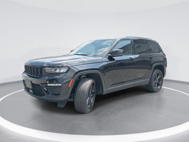 Used 2023 Jeep Grand Cherokee Limited w/ Black Appearance Package AWD/4WD image 1