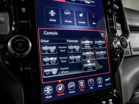 Used 2020 RAM 2500 Laramie image 28