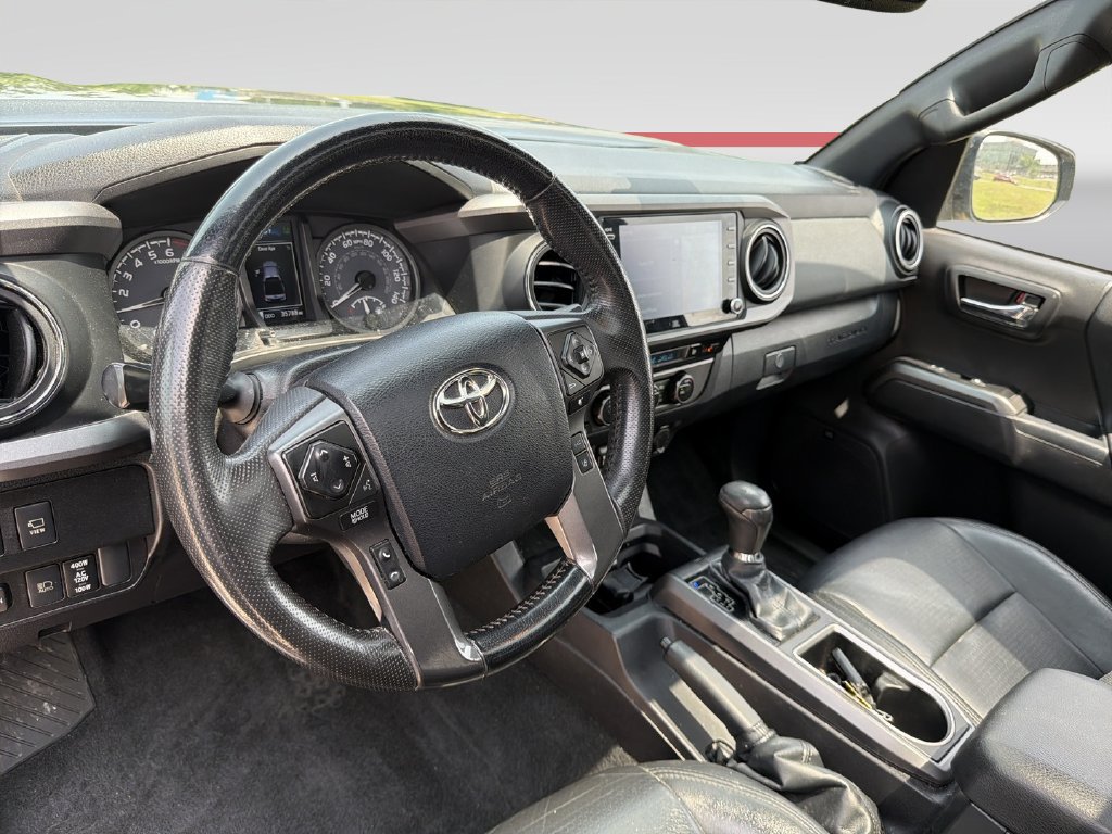Used 2023 Toyota Tacoma TRD Off-Road w/ TRD Premium Off Road Package AWD/4WD image 10