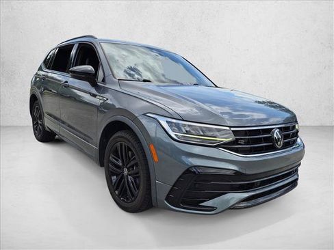 Used 2022 Volkswagen Tiguan SE R-Line FWD image 3