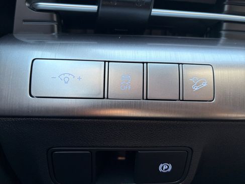 Used 2025 Hyundai Kona SEL AWD/4WD image 29