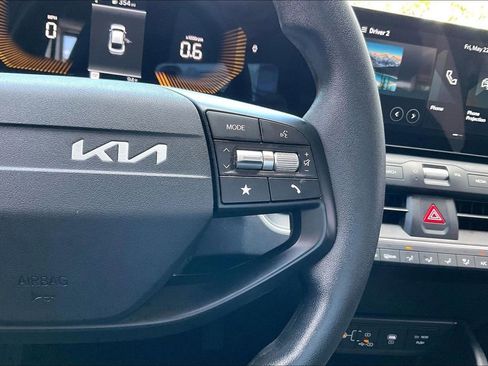 Used 2025 Kia K4 FWD image 9