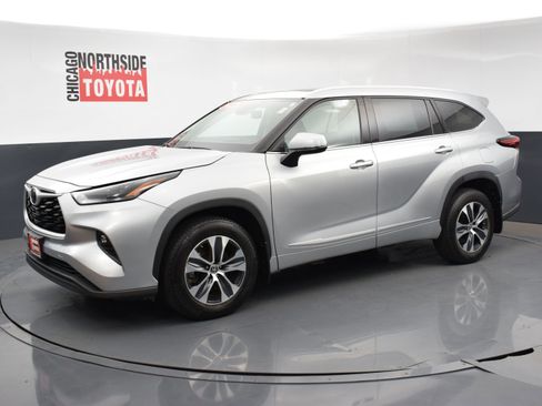 Used 2022 Toyota Highlander XLE image 8