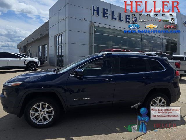 Used 2018 Jeep Cherokee Latitude Plus w/ Comfort/Convenience Group AWD/4WD image 1