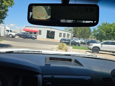 Used 2010 Toyota Tundra 4x4 Double Cab image 16