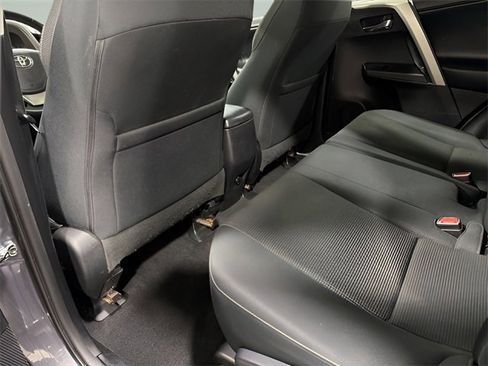 Used 2016 Toyota RAV4 XLE image 30